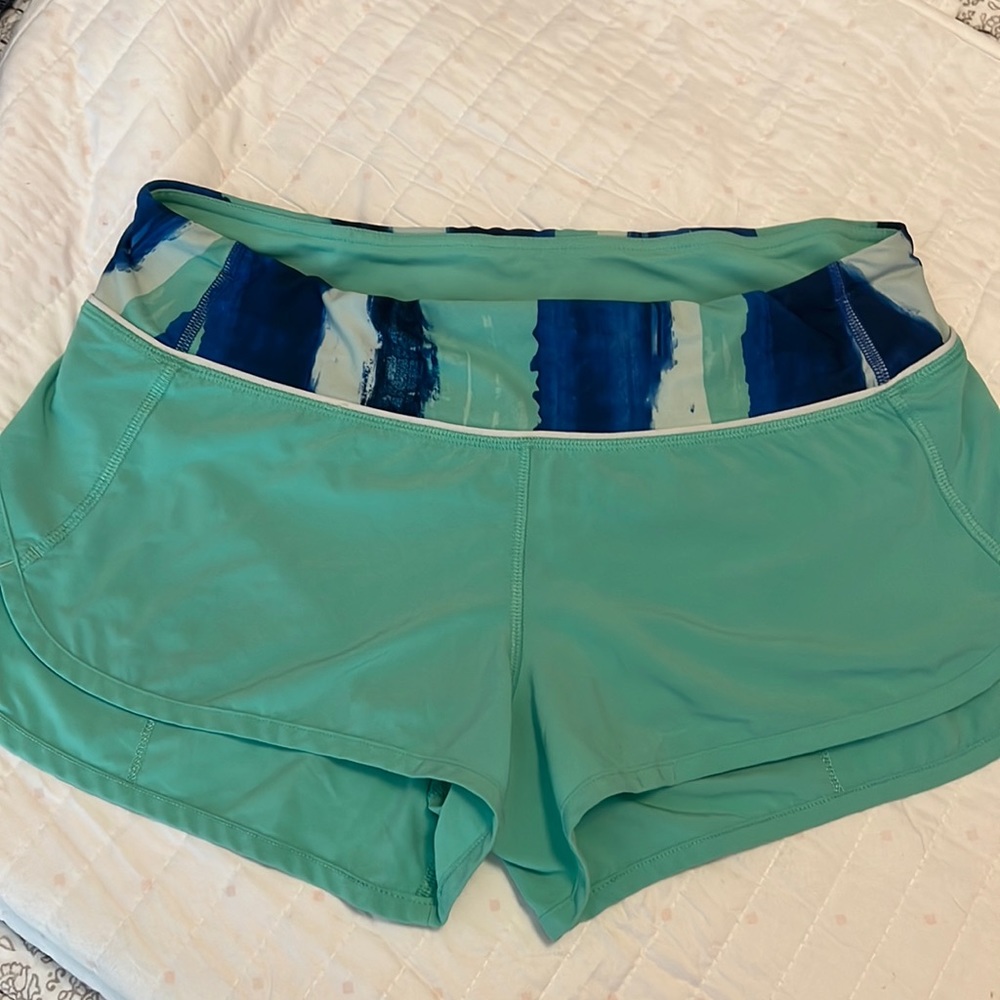 Lululemon women’s shorts size 6